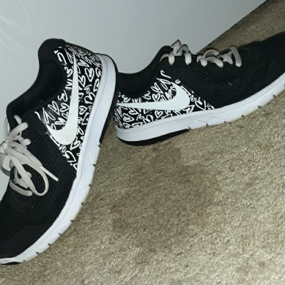 Nike tennis shoes